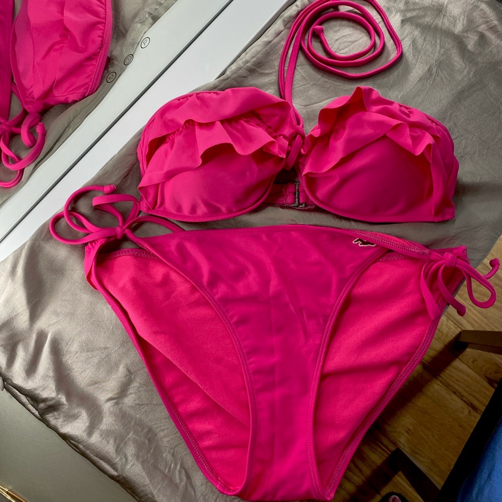 Hollister bikini. Top size S. Bottom size L